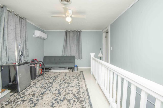 514 W 7th Ave, Lenoir City, TN 37771