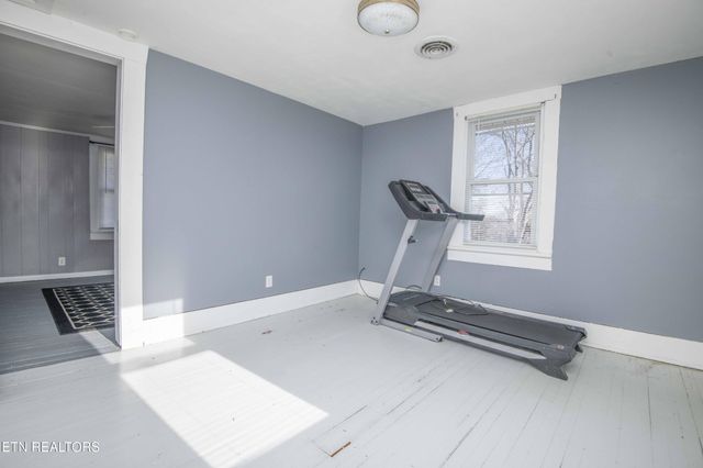 514 W 7th Ave, Lenoir City, TN 37771