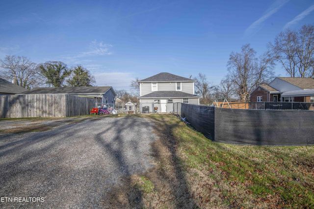 514 W 7th Ave, Lenoir City, TN 37771