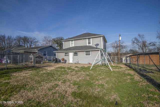 514 W 7th Ave, Lenoir City, TN 37771