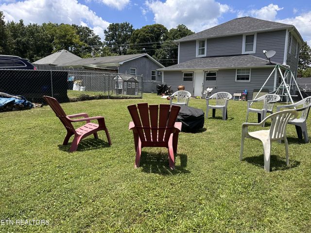 514 W 7th Ave, Lenoir City, TN 37771