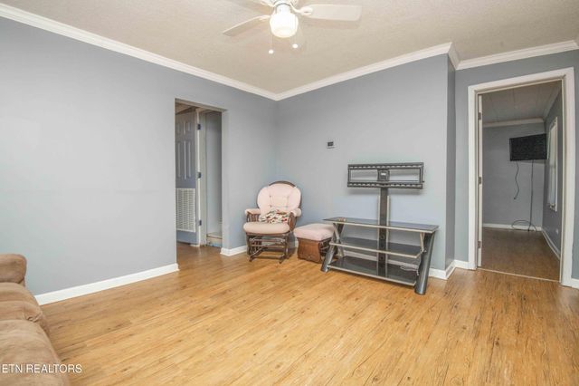 514 W 7th Ave, Lenoir City, TN 37771