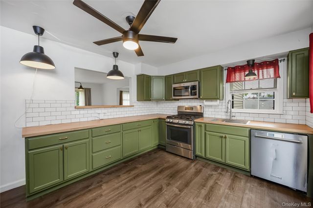 285 Starke Avenue, East Meadow, NY 11554