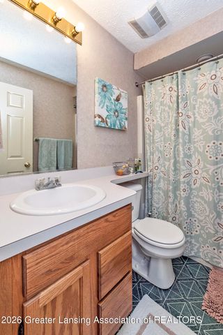 1925 Creek Landing, Haslett, MI 48840