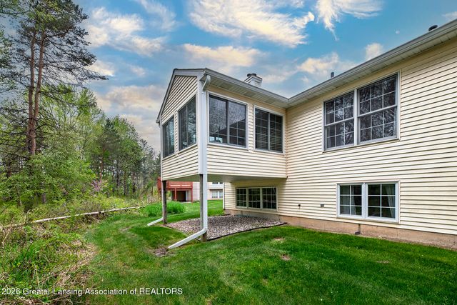 1925 Creek Landing, Haslett, MI 48840