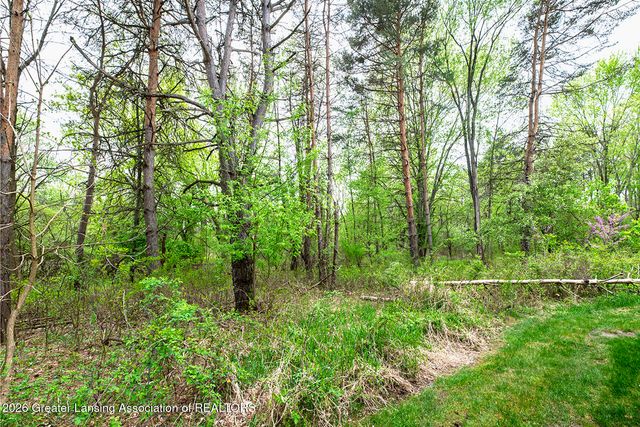 1925 Creek Landing, Haslett, MI 48840