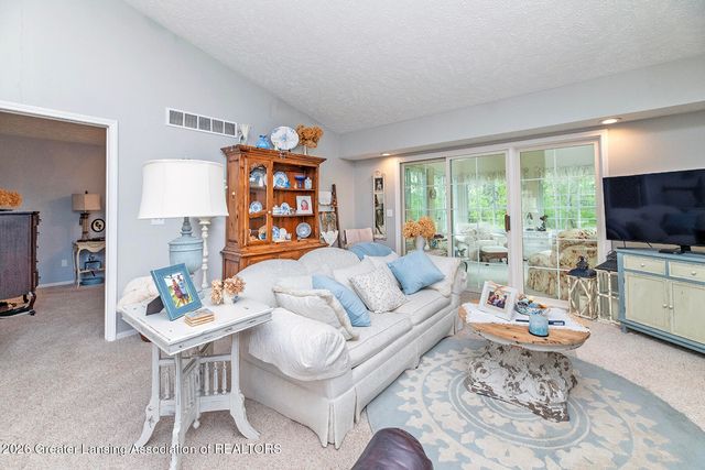 1925 Creek Landing, Haslett, MI 48840