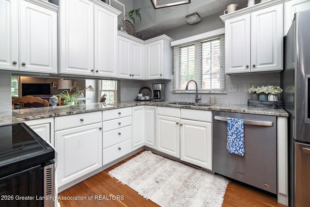 1925 Creek Landing, Haslett, MI 48840