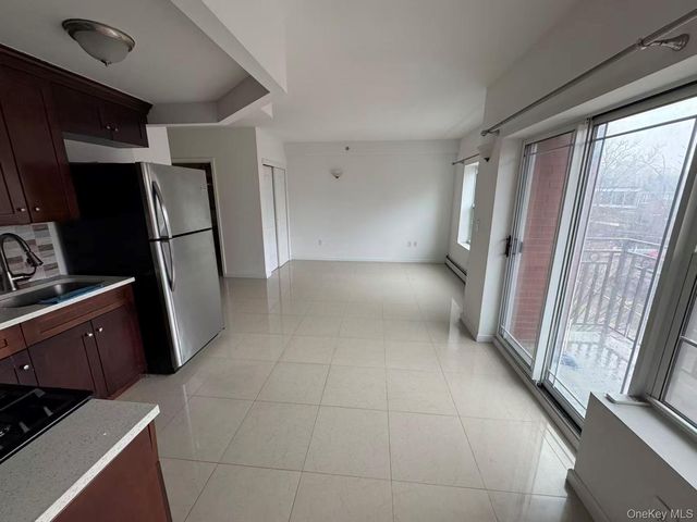 71-66 Parsons Boulevard 3C, Fresh Meadows, NY 11365