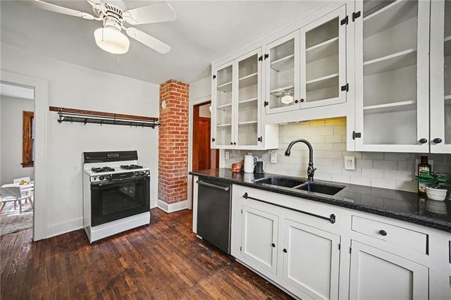 5729 Charlotte Street, Kansas City, MO 64110