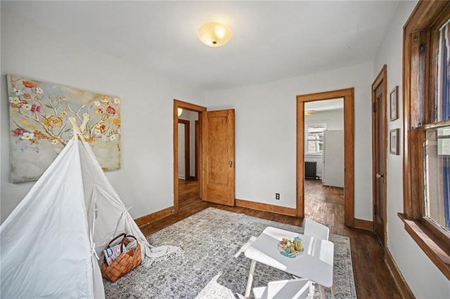 5729 Charlotte Street, Kansas City, MO 64110