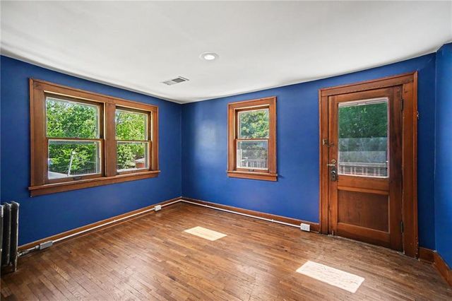 5729 Charlotte Street, Kansas City, MO 64110