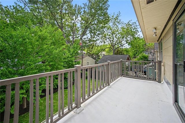 5729 Charlotte Street, Kansas City, MO 64110