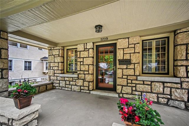 5729 Charlotte Street, Kansas City, MO 64110
