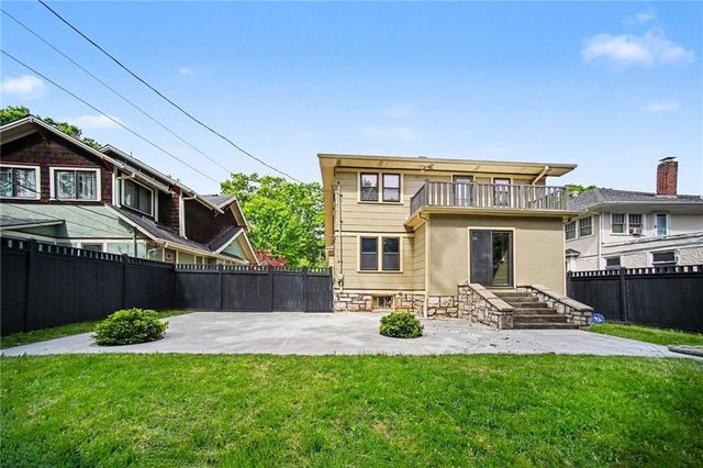 5729 Charlotte Street, Kansas City, MO 64110