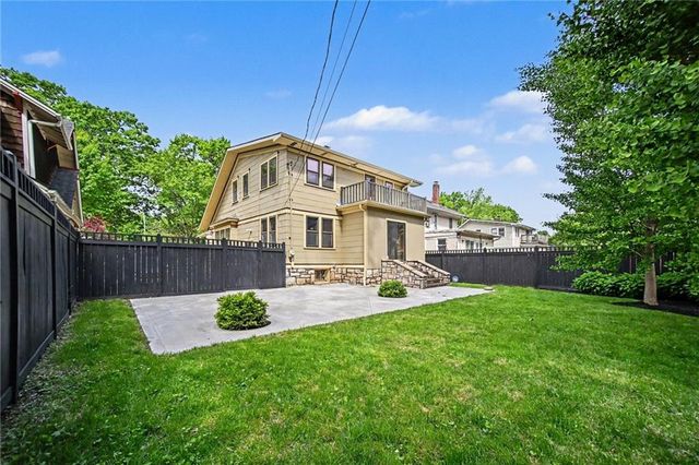 5729 Charlotte Street, Kansas City, MO 64110