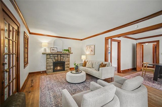 5729 Charlotte Street, Kansas City, MO 64110