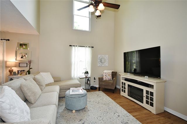 1125 Valleyview Dr, Cecil, PA 15055