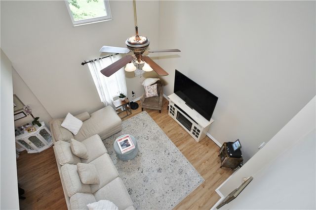 1125 Valleyview Dr, Cecil, PA 15055