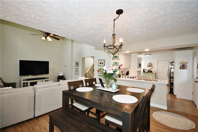 1125 Valleyview Dr, Cecil, PA 15055