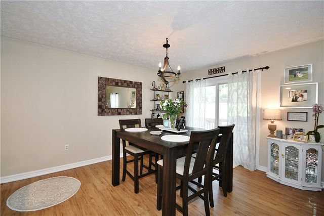 1125 Valleyview Dr, Cecil, PA 15055