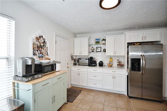 1125 Valleyview Dr, Cecil, PA 15055