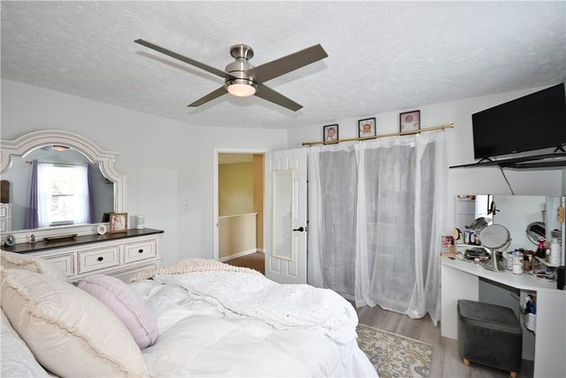 1125 Valleyview Dr, Cecil, PA 15055