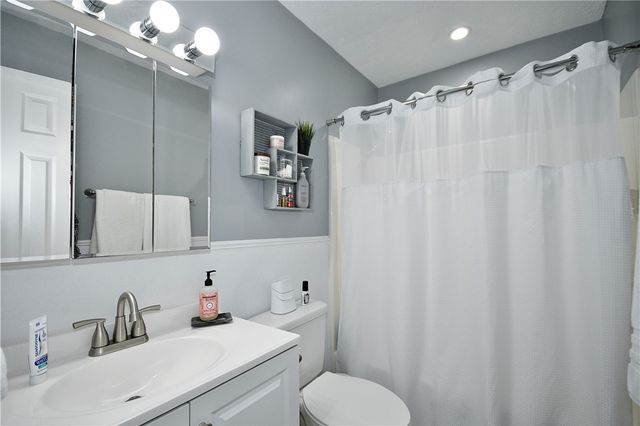 1125 Valleyview Dr, Cecil, PA 15055