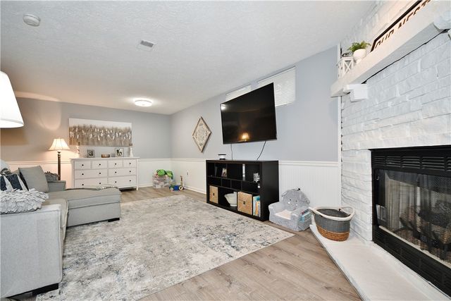 1125 Valleyview Dr, Cecil, PA 15055