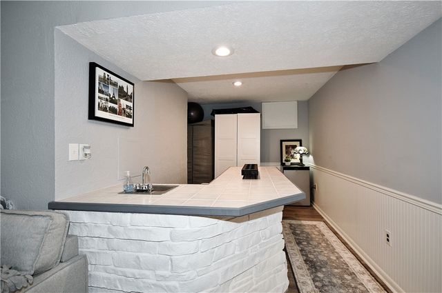 1125 Valleyview Dr, Cecil, PA 15055