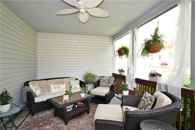 1125 Valleyview Dr, Cecil, PA 15055