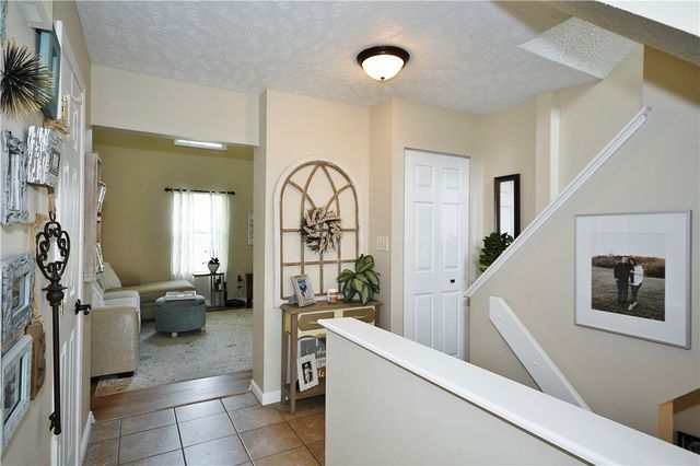 1125 Valleyview Dr, Cecil, PA 15055