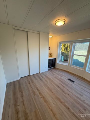 10134 W Mesquite Ln, Boise, ID 83704