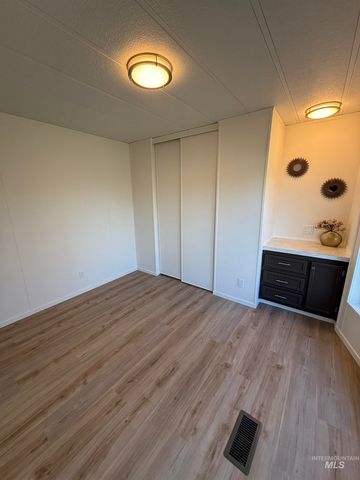 10134 W Mesquite Ln, Boise, ID 83704