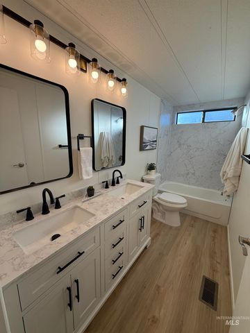 10134 W Mesquite Ln, Boise, ID 83704