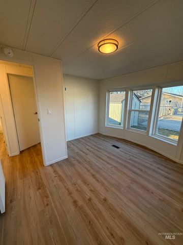 10134 W Mesquite Ln, Boise, ID 83704