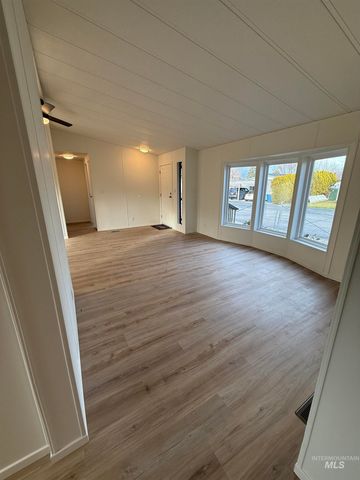 10134 W Mesquite Ln, Boise, ID 83704