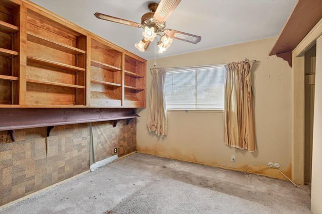 7517 Parkwoods Dr, Stockton, CA 95207