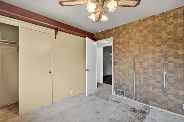 7517 Parkwoods Dr, Stockton, CA 95207