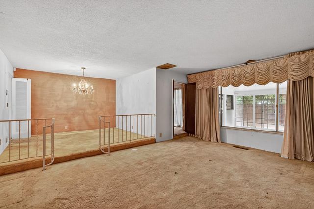 7517 Parkwoods Dr, Stockton, CA 95207