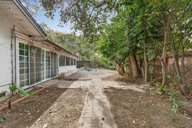 7517 Parkwoods Dr, Stockton, CA 95207