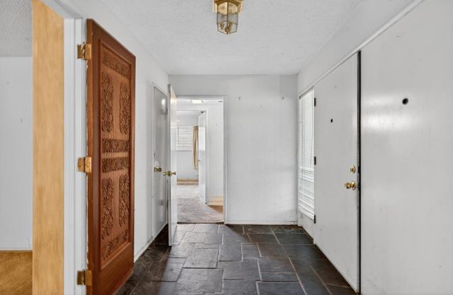 7517 Parkwoods Dr, Stockton, CA 95207