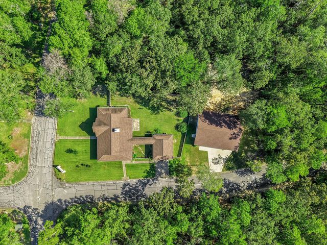 20380 Doral Drive, Huntsville, TX 77320