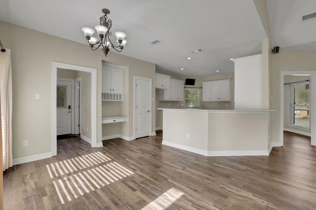 20380 Doral Drive, Huntsville, TX 77320