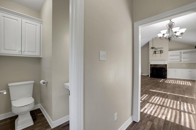 20380 Doral Drive, Huntsville, TX 77320