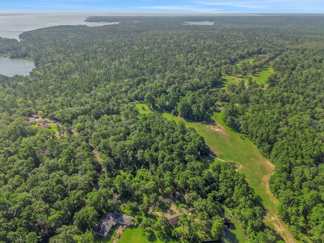20380 Doral Drive, Huntsville, TX 77320