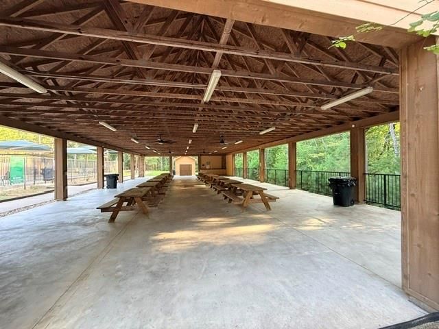 20380 Doral Drive, Huntsville, TX 77320