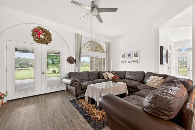 1218 Forest Oak Drive, Altair, TX 77442