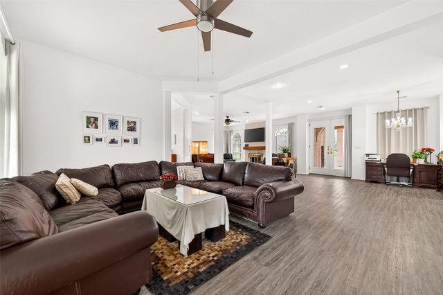 1218 Forest Oak Drive, Altair, TX 77442
