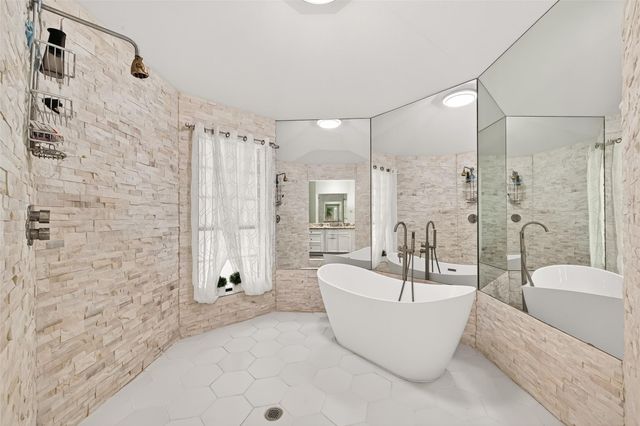 1218 Forest Oak Drive, Altair, TX 77442